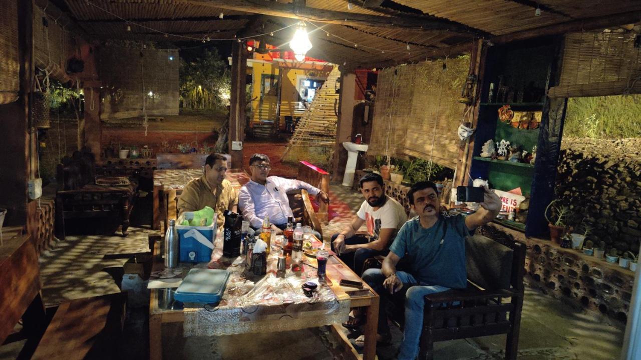 Hobo Huts By The Riverside Panuanaula ภายนอก รูปภาพ