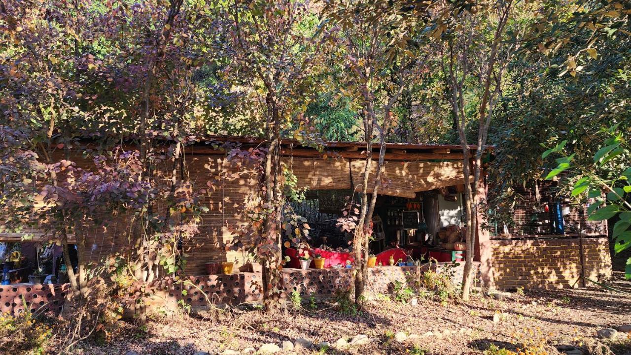 Hobo Huts By The Riverside Panuanaula ภายนอก รูปภาพ