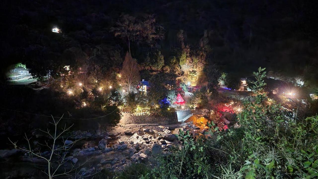 Hobo Huts By The Riverside Panuanaula ภายนอก รูปภาพ